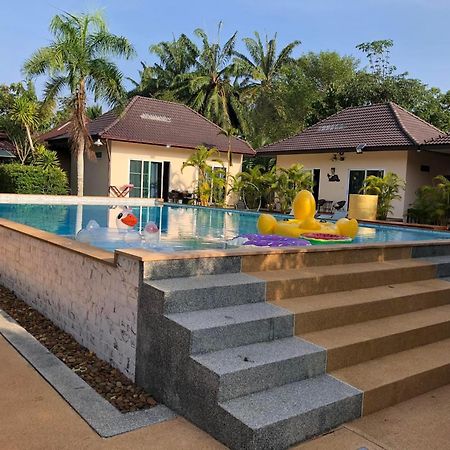 Thip Siam Village Ao Nam Mao Luaran gambar