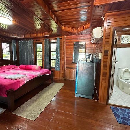 Thip Siam Village Ao Nam Mao Luaran gambar