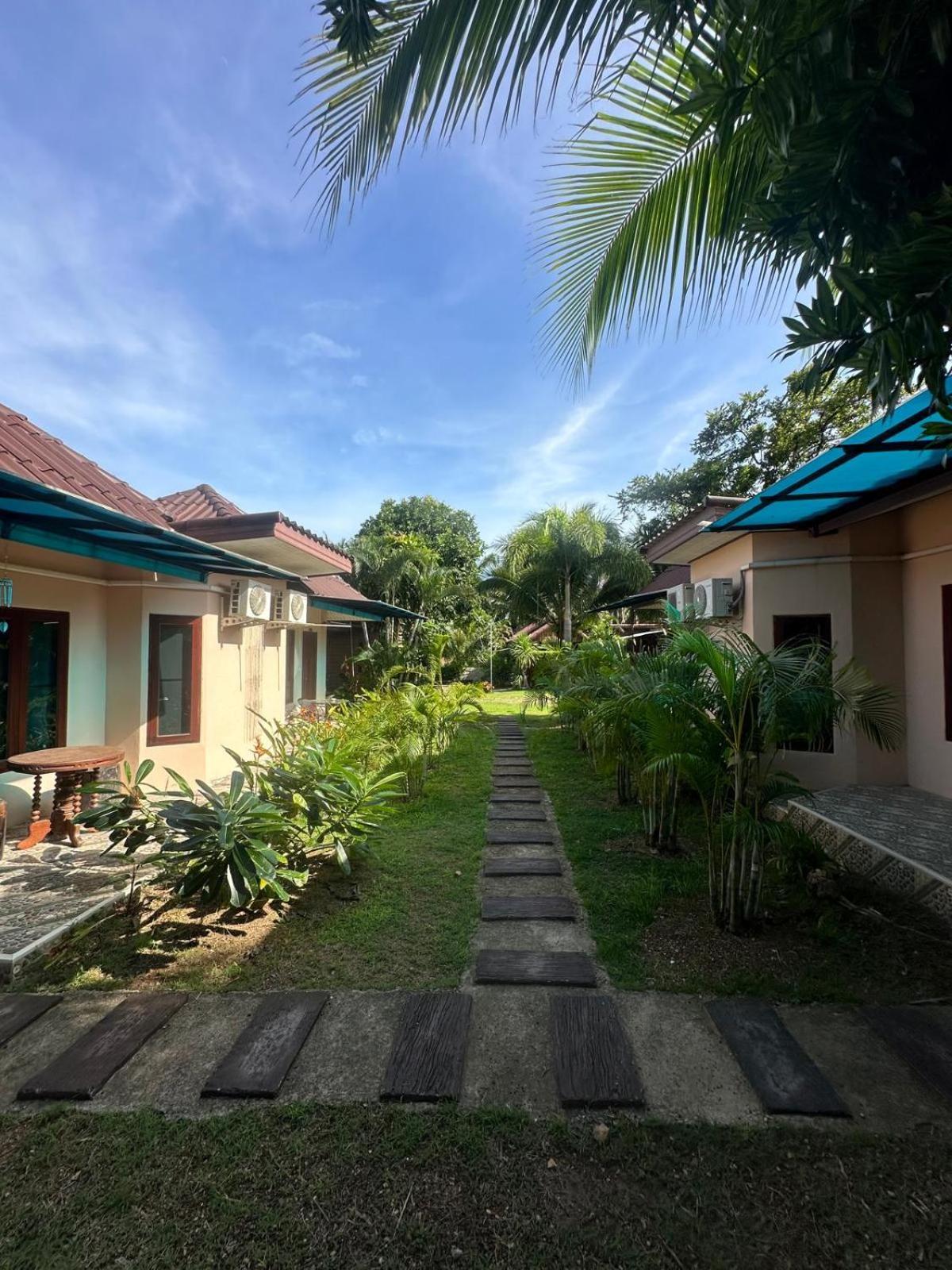 Thip Siam Village Ao Nam Mao Luaran gambar