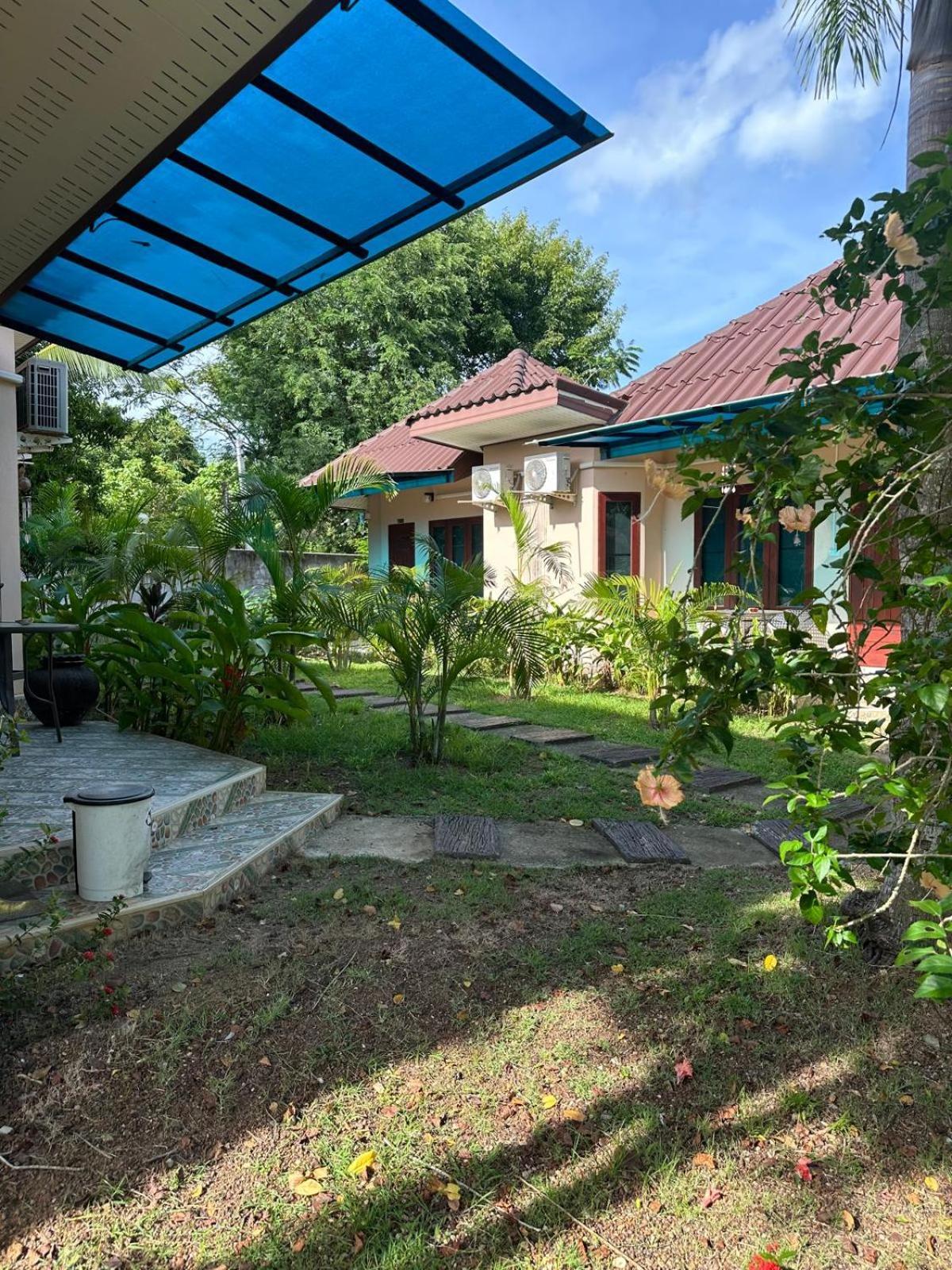 Thip Siam Village Ao Nam Mao Luaran gambar