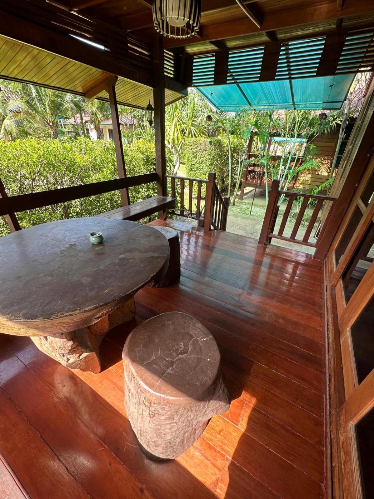 Thip Siam Village Ao Nam Mao Luaran gambar