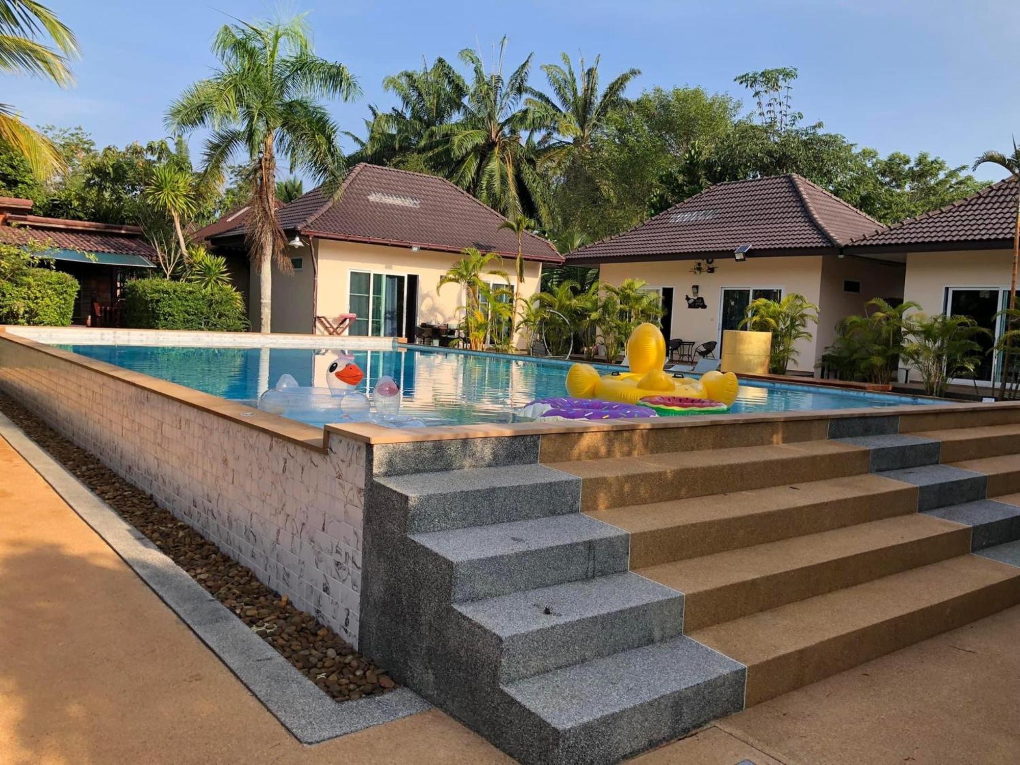 Thip Siam Village Ao Nam Mao Luaran gambar