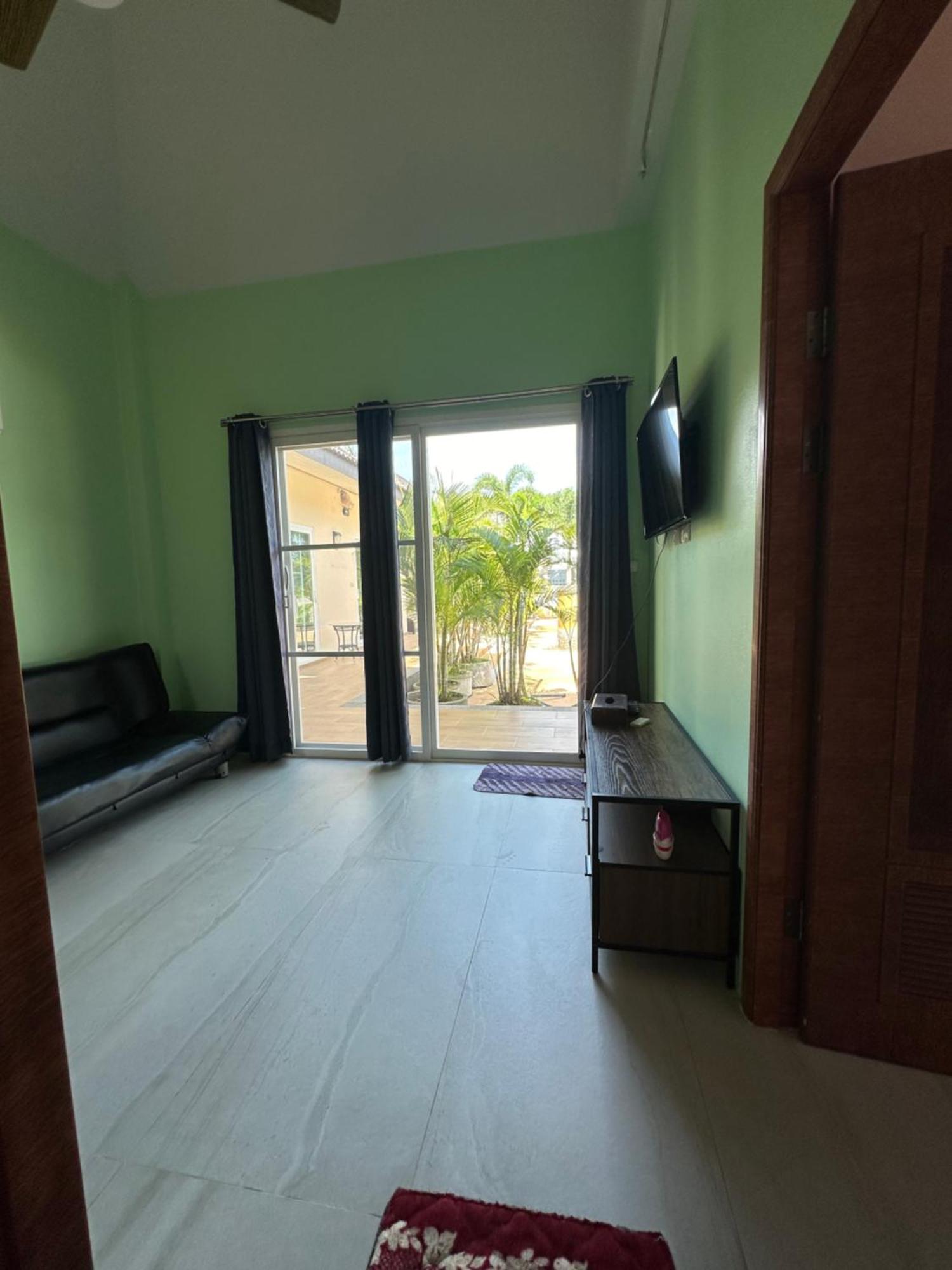 Thip Siam Village Ao Nam Mao Luaran gambar