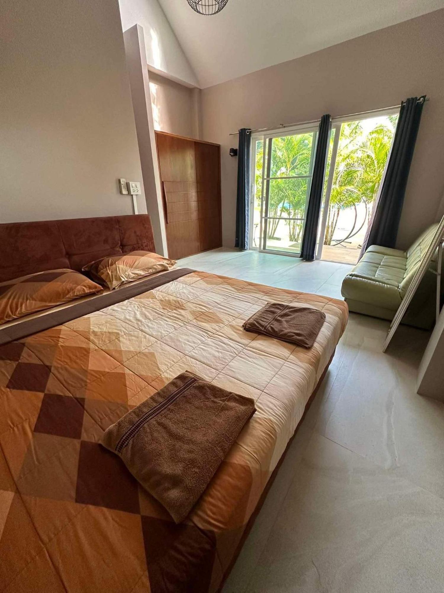 Thip Siam Village Ao Nam Mao Luaran gambar